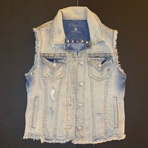 Miss Me Distressed Denim Vest *Sz.Med